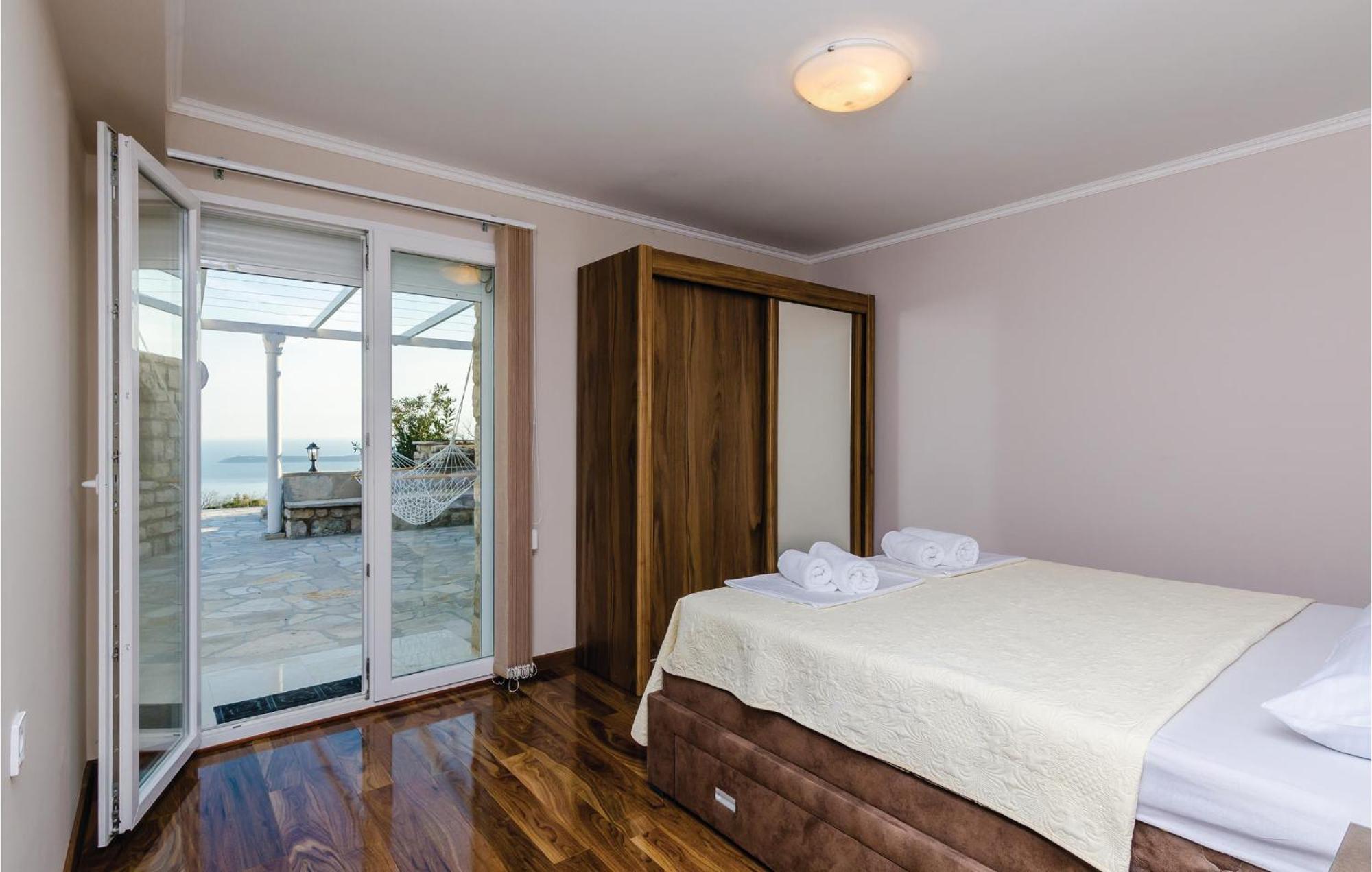 Amazing Home In Herceg Novi With House Sea View Exterior foto